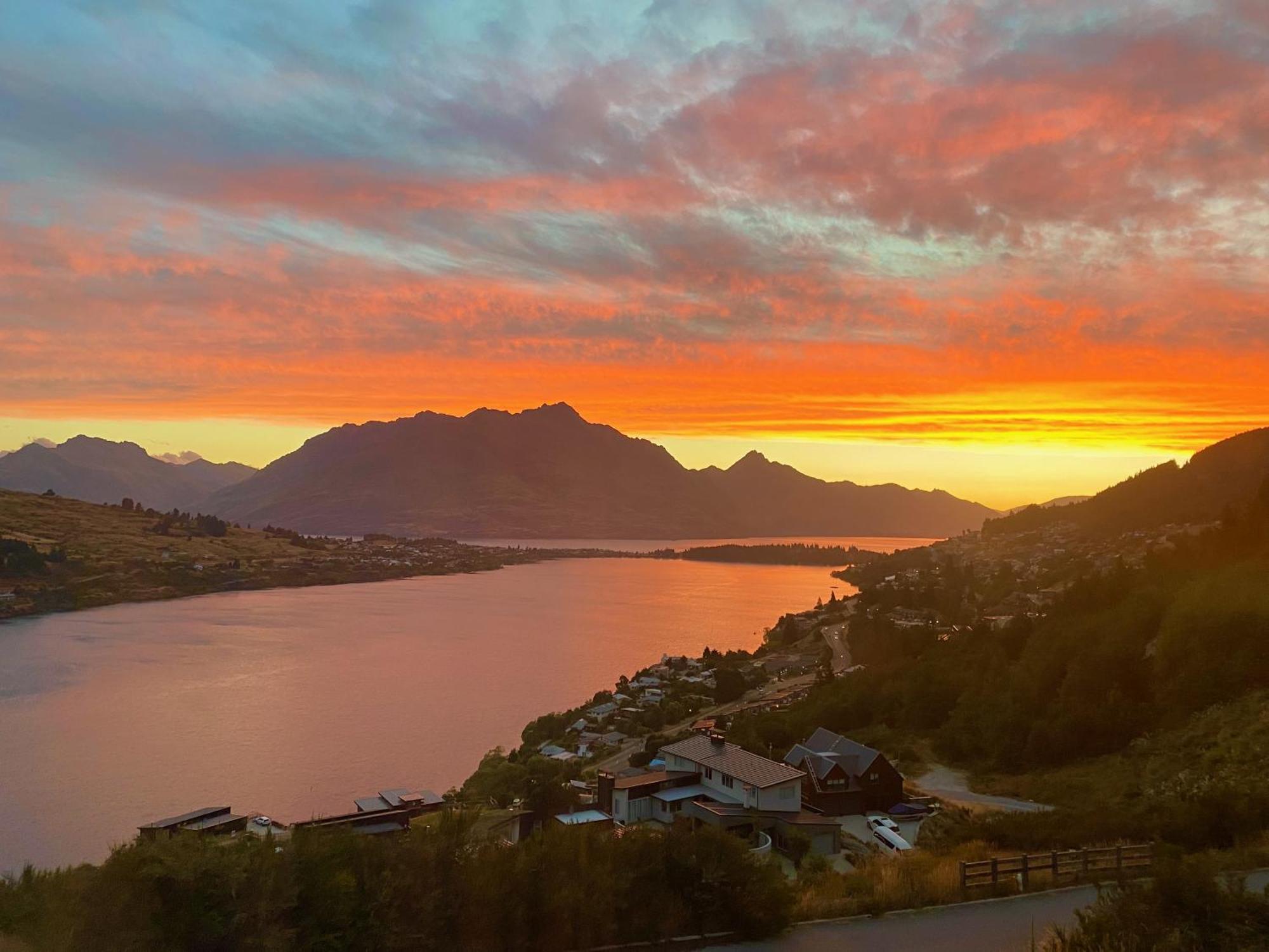 Luckie Lane Homestay Queenstown Exterior photo